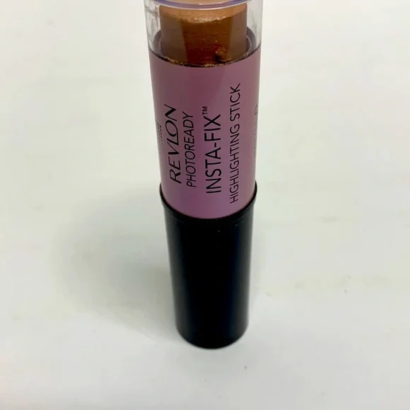 Revlon | Photoready Insta-Fix Highlighting Stick Color 210 Gold Light On The Go - Picture 3 of 7